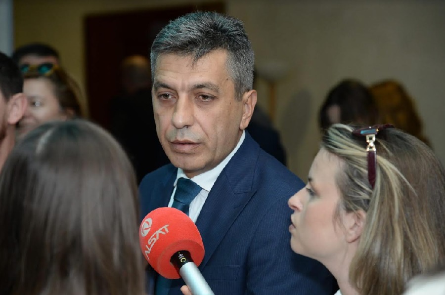 Mexhiti porosi Konstandinovskit  Nëse të pëlqen politika largohu nga Kushtetuesja 