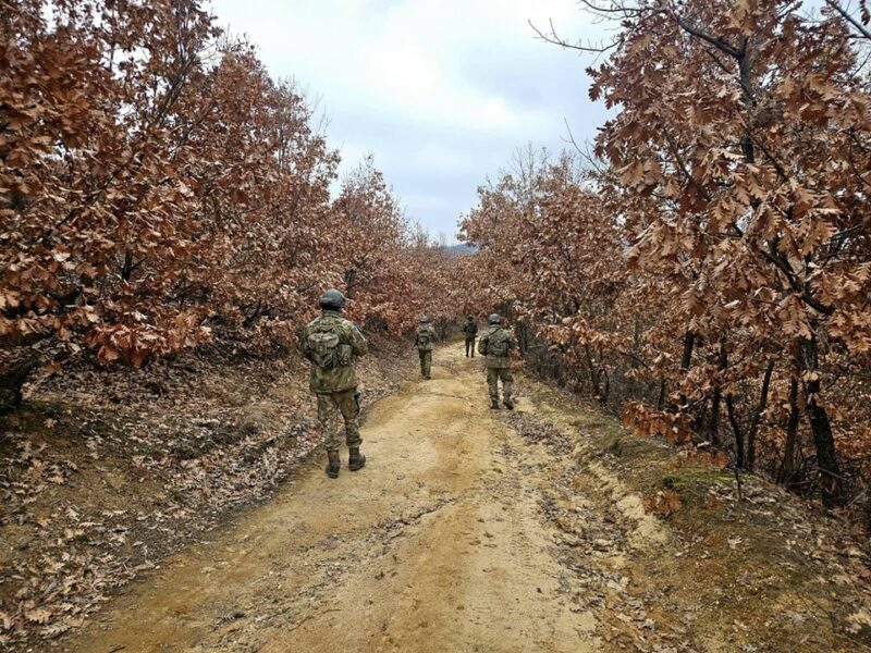 Ushtarët turq të KFOR it kryejnë patrullime në shumë komuna të Kosovës