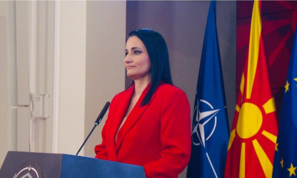 Azizi prezanton arritjet e 11 muajve të qeverisjes  Marrëveshje miliardëshe  rritje pagash dhe investime kapitale