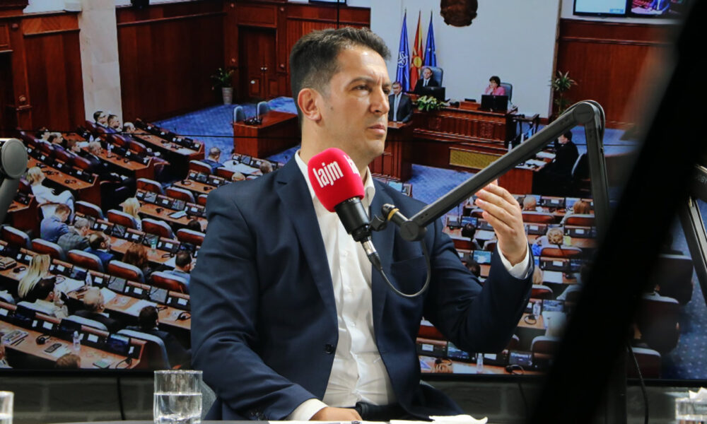 sali-studenti-nga-shqiperia-na-quajti-maqedonsit-ai-nuk-e-di-pse-ka-ardhur-te-protestoje