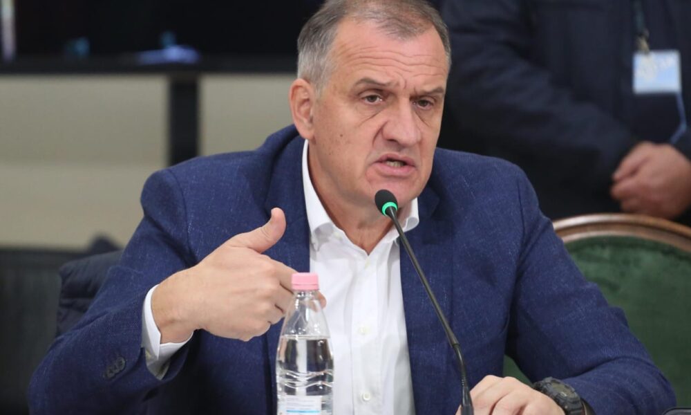 ilir-beqaj-qendrimi-ne-kafazin-e-sigurise-cenon-komunikimin-me-avokatin-dhe-prezumimin-e-pafajesise
