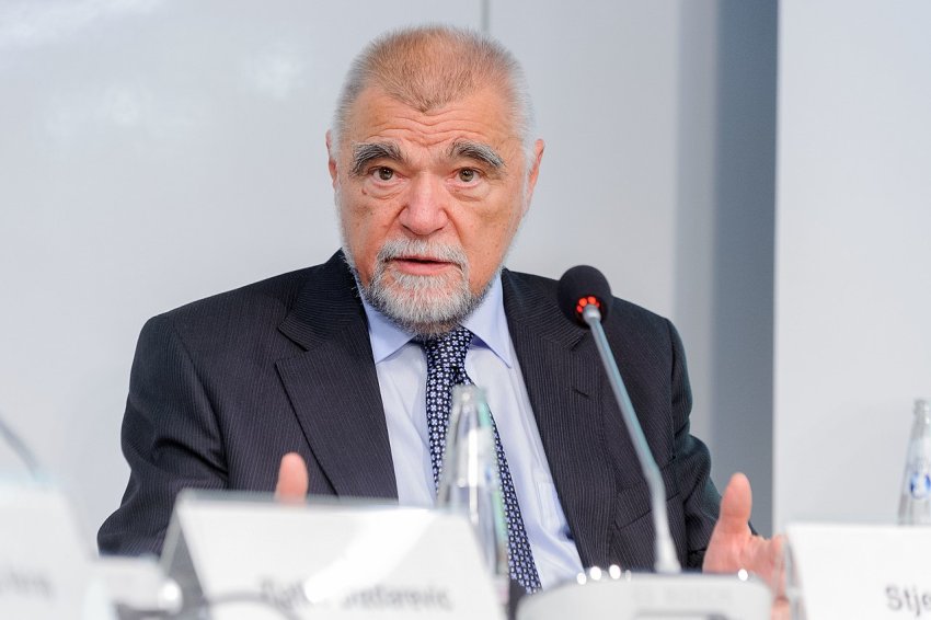  Ushtria serbe kurrë s kthehet në Kosovë    rrëfimi i ish presidentit kroat  Stipe Mesiq