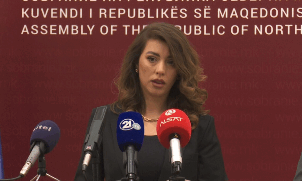 Haxhiu  Kemi dorëzuar pr ligjin me çka do të ndahen vauçerë për blerje të kompjuterëve  vlen për të gjithë studentët 
