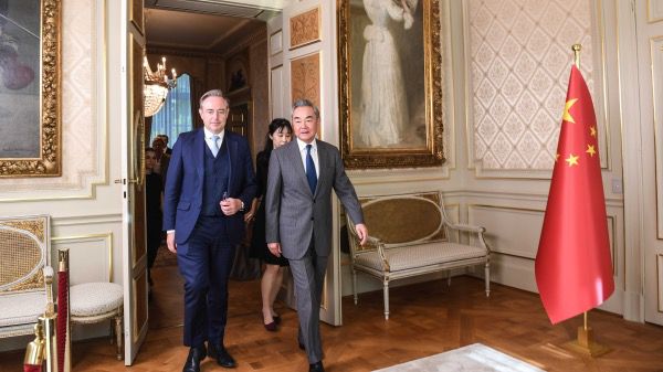 Kryeministri belg Bart De Wever takon kryediplomatin kinez Wang Yi