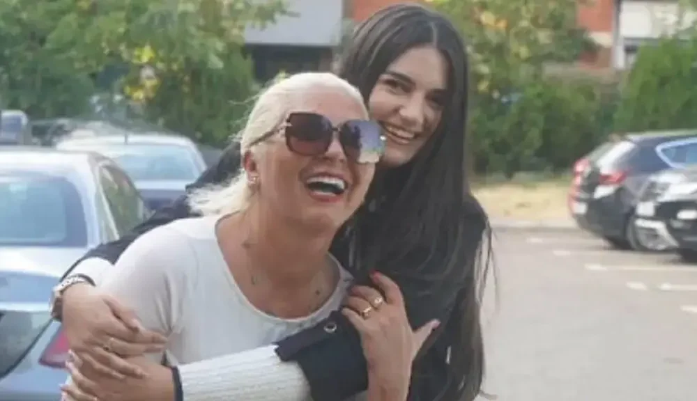 Re e vjehërr  Mihrija e Tringa  tregojnë dashurinë e tyre në një foto emocionuese