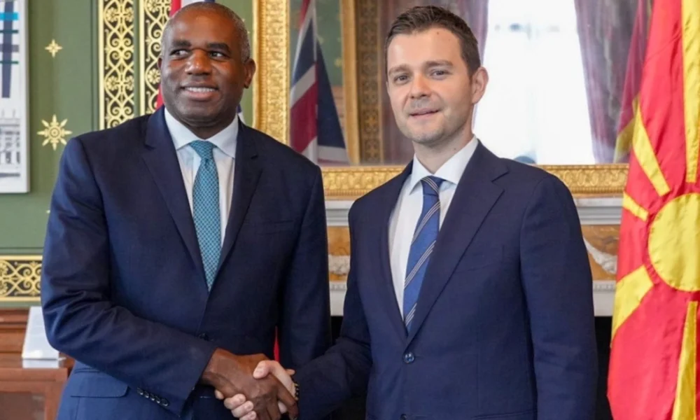 Refuzimi nga Shqipëria për qendra emigrantësh  Londra josh Shkupin
