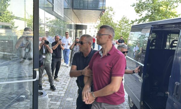 Aprovohet marrëveshja për pranim fajësie ndaj Igor Popoviqit  6 muaj burgim zëvendësohet me 3 mijë euro gjobë dhe dëbim 2 vjeçar nga Kosova