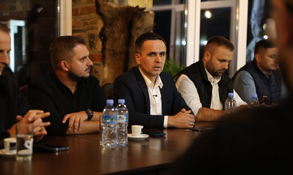 Kasami në bashkëbisedim me banorët e Gajres  Me 19 tetor nis kapitulli i dytë për Tetovën
