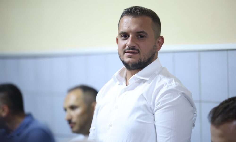 vlen-albi-qamili-zeri-i-brezit-te-ri-ne-krye-te-tetoves