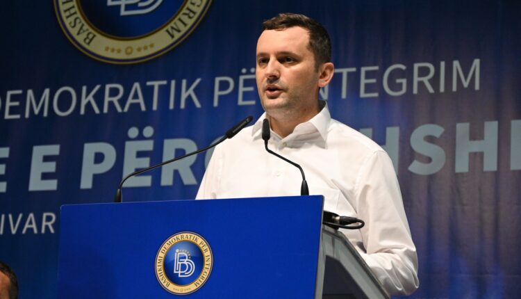 Ahmeti  Shqiptarët vazhdojnë ta shohin shpresën për rikthimin e dinjitetit politik tek vizioni i Ali Ahmetit