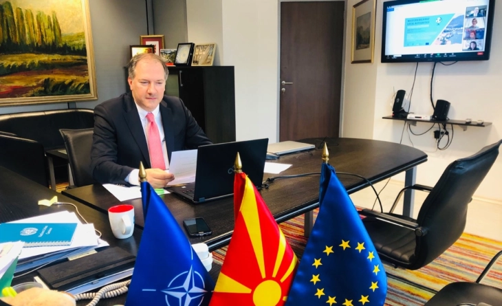 zhernovski-ta-quash-raport-i-vogel-pasqyren-e-ke-se-duhet-te-jesh-kryeminister-i-papjekur