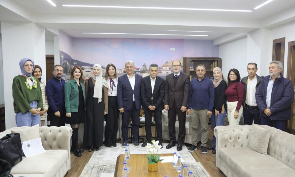 delegacione-evropiane-vizitojne-cairin-per-projektin-e-digjitalizimit-te-arsimit