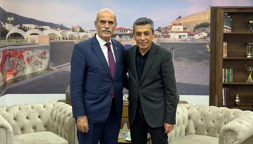 ish-kryetari-i-burses-me-origjine-shqiptare-ne-konak-tek-izet-mexhiti