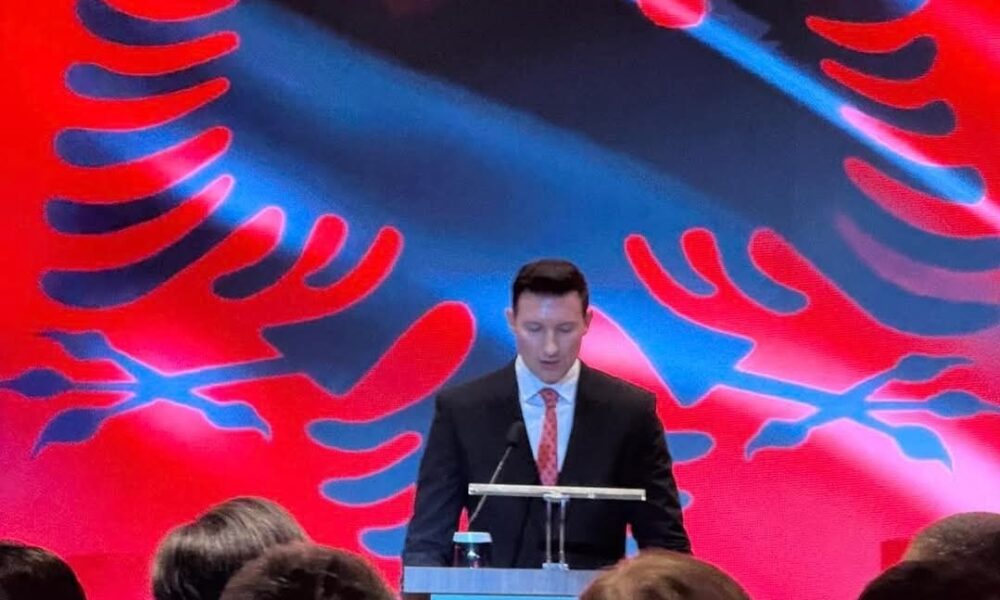 Ambasadori i Shqipërisë  Denion Meidani  uron Ditën e Alfabetit Shqiptar nga Manastiri