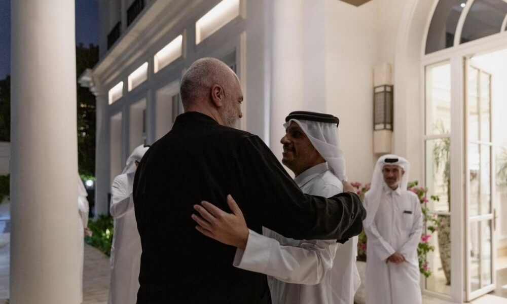 Miku i Izraelit  vizitë te  streha  e Hamasit