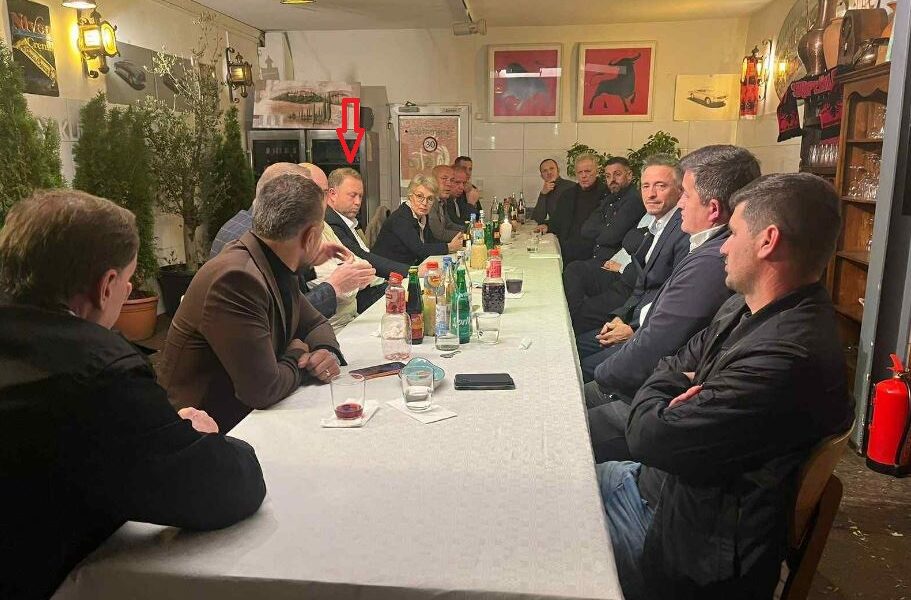 diplomati-del-publikisht-ne-tubim-te-vetevendosjes-shkel-ligjin-per-diplomaci