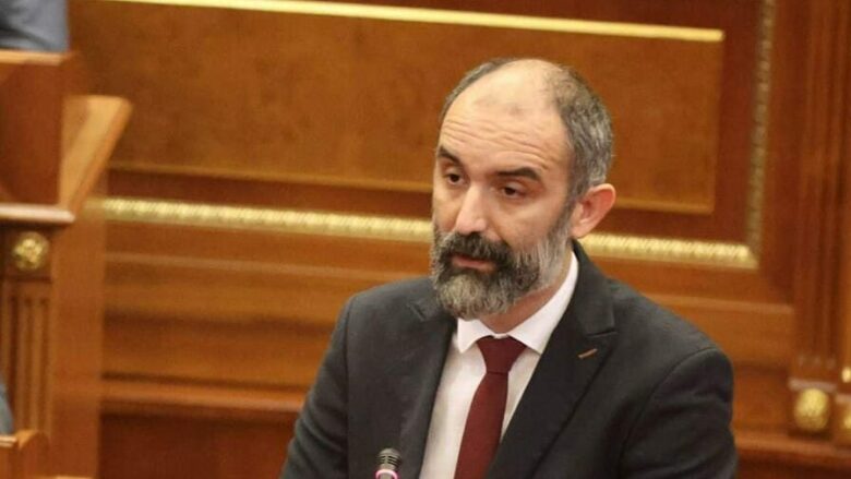 Abrashi  Ne presim të fitojmë mbi 50  që mos kemi nevojë të ulemi dhe të diskutojmë me ata që duan ta bllokojnë Kosovën