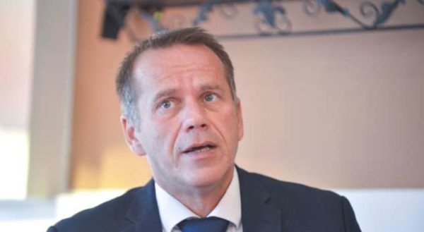 Arifi  Albin Kurti i ka sjellë në gisht partitë politike opozitare