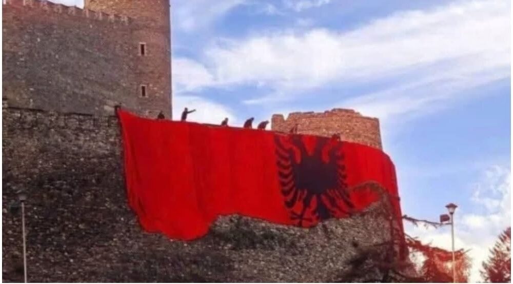 shvercerat-mbeshtesin-protesten-e-13-dhjetorit-ne-shkup-lufta-e-uck-se-ka-qene-lufte-e-drejte-dhe-per-liri