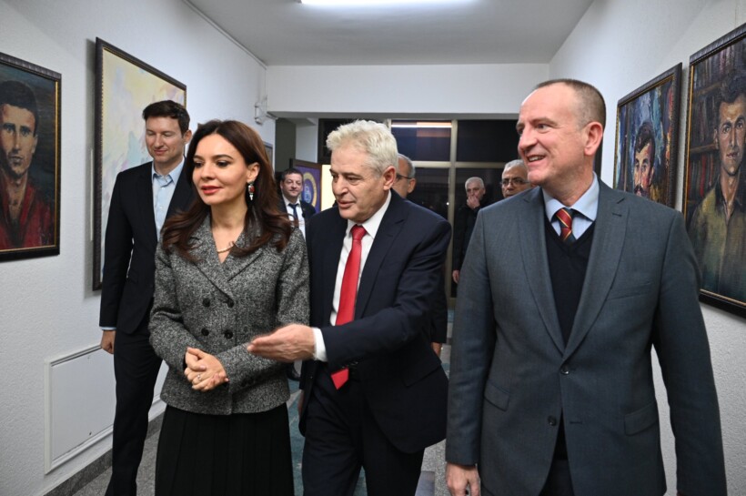 Ahmeti takon Spiropalin  Marrëveshja e Ohrit mbetet themel i stabilitetit në RMV