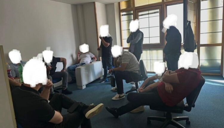 bdi-denoncon-trajtimin-cnjerezor-te-76-punonjesve-shqiptare-ne-ministrine-per-marredhenie-nderetnike