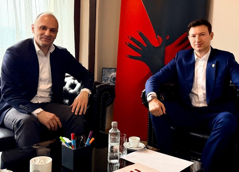 Filipçe shkon në takim në ambasadën shqiptare në Shkup  Mediani jep lajmin