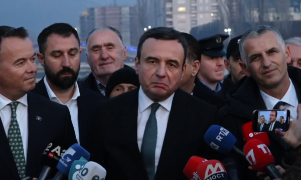 Kurti polemizon me gazetaren serbe  S ka kryeministër të Republikës së Kosovës që ka folur serbisht më shumë se unë