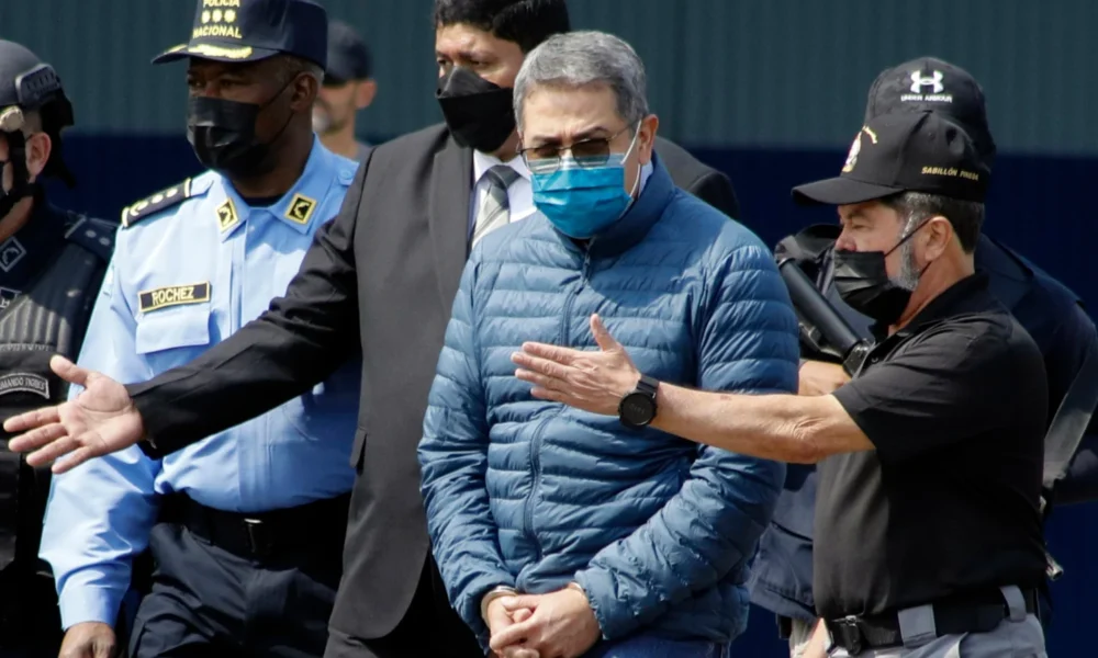 Hondurasi kërkon arrestimin e ish Presidentit Hernandez pas faljes nga Trump