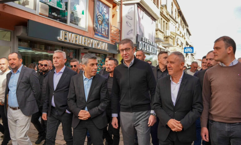  S e bëra me qëllim   Qyra i përgjigjet Mickoskit për flamurin