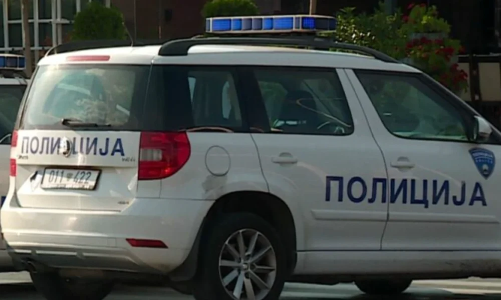 Katër persona sulmuan dy të rinj në autostradën Gostivar   Tetovë  njëri prej sulmuesve polic me profesion