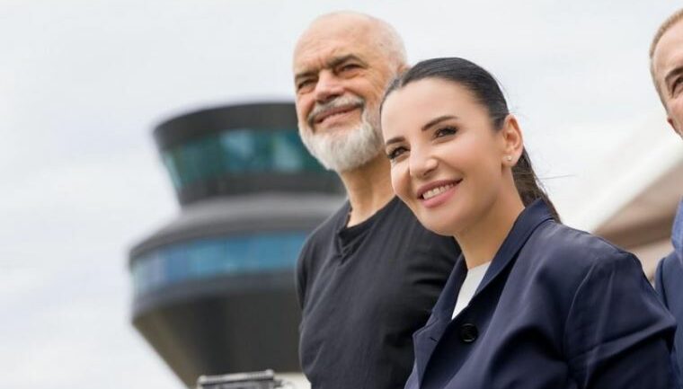 Balluku  rikthim në detyrë   Te Sheshi