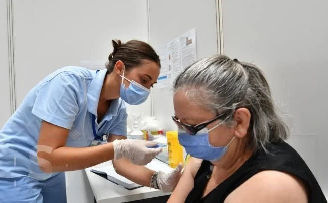 A duhet të dëshpërohen ata që morrën vaksinën anti Covid pak vite më parë 