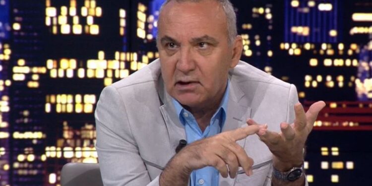 Zhgënjimi politik i rinisë shqiptare