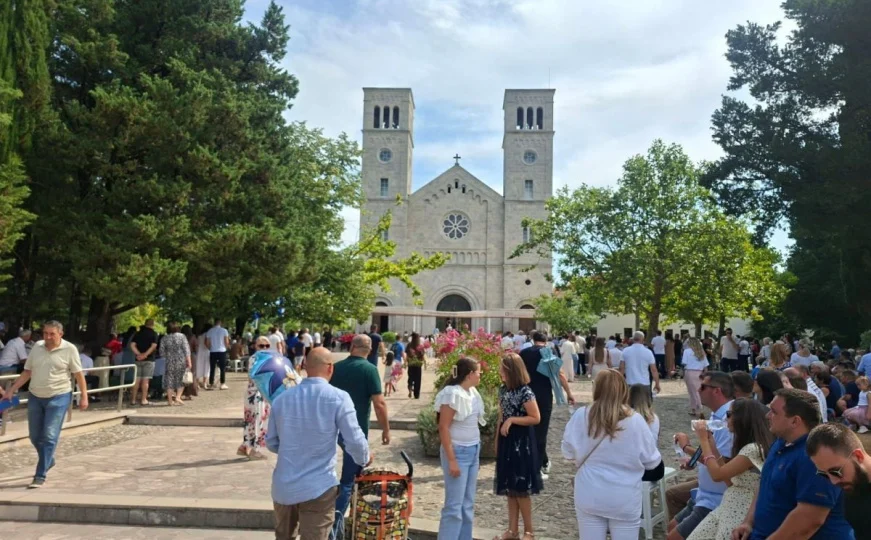 Tregues dramatikë për botën e krishterë