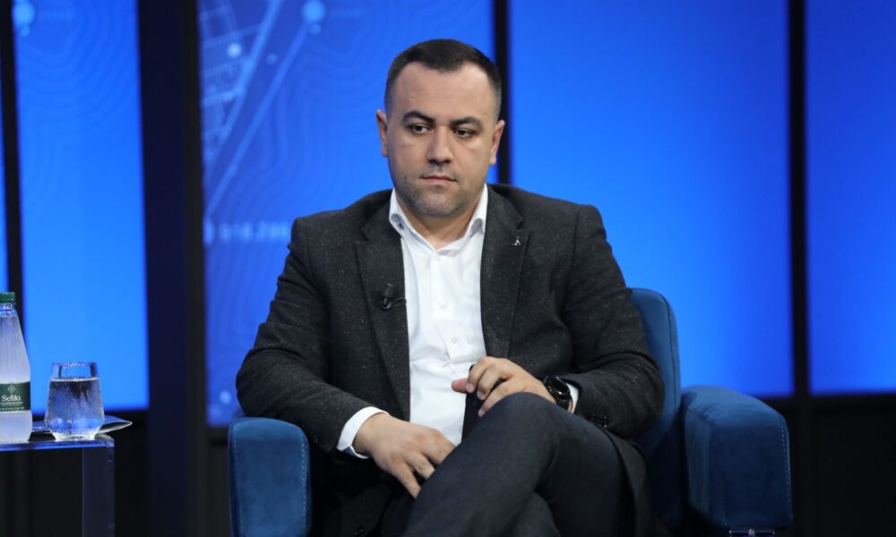 Nga Vladimir Kera  Tre problemet e elitave muslimane