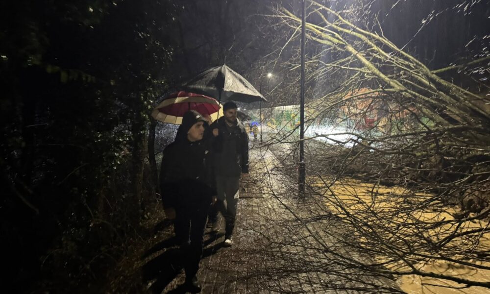 Rrëshqitje dheu në rrugën e Banjës në Tetovë  Kasami del në terren me ekipet