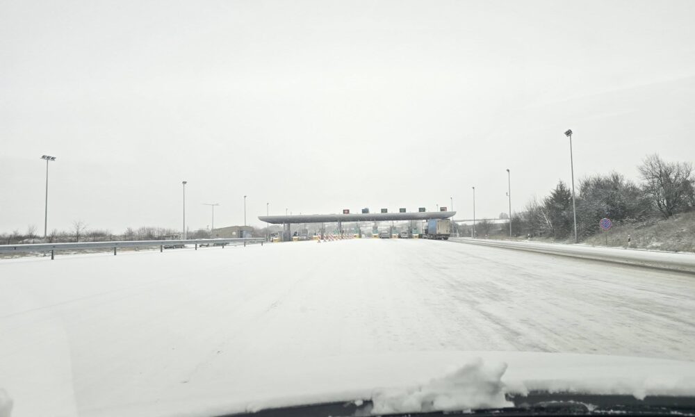 Autostrada Kumanovë Shkup e papastruar nga bora  qytetarët ankohen për kushtet në rrugë