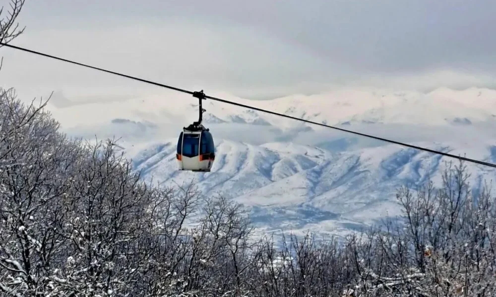 Teleferiku në Vodno të Shkupit nuk punon për shkak të erës së fuqishme