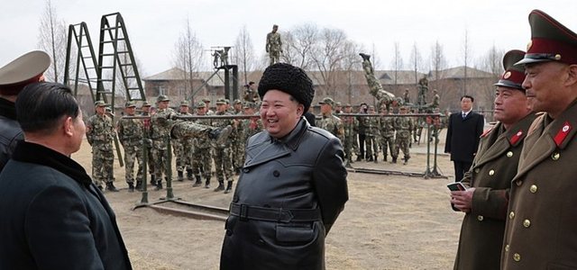 Kim Jong Un  feston sot ditëlindjen askush s e di sa vjet i ka mbushur  por 