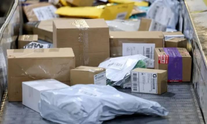 Gostivarasit i vjen mesazh për paketë nga posta  vendos të dhënat e kartelës dhe humb 89 106 denarë