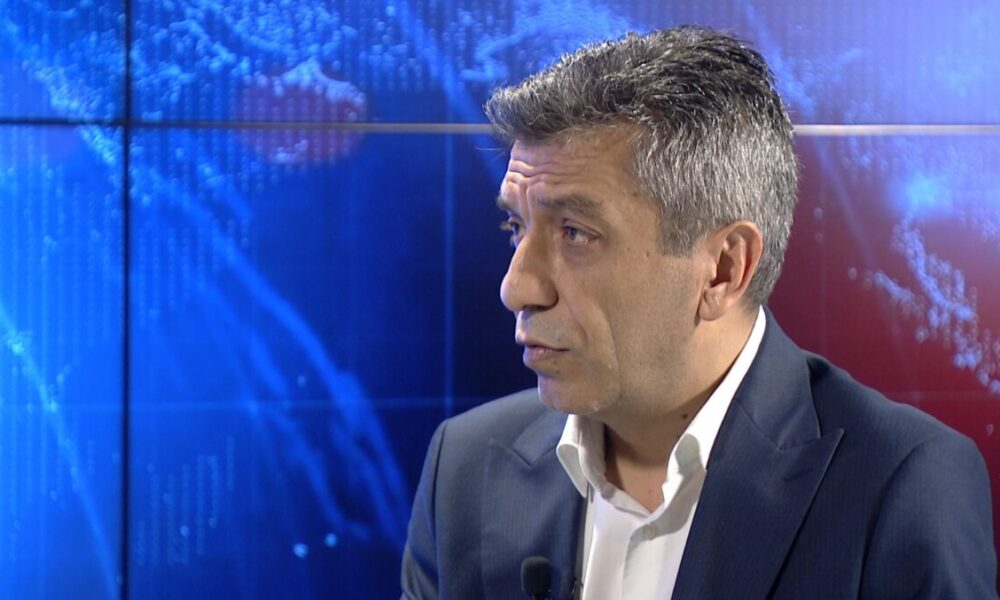 Izet Mexhiti  Rikonstruimi i qeverisë në mars ose prill