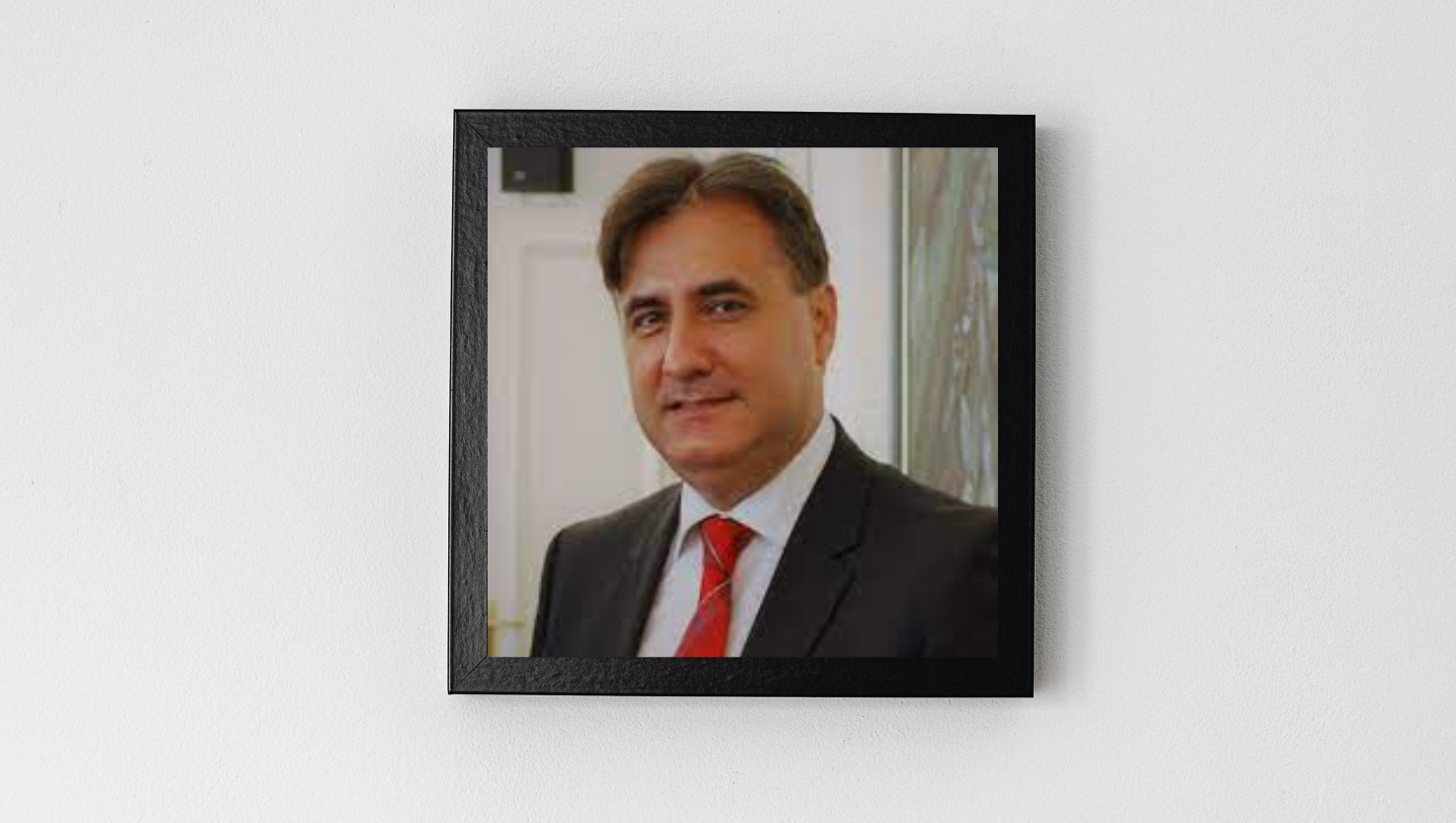 Foto e edituar nga Portalb.mk. (foto e Zoran Trajçevskit nga ASHMAA)