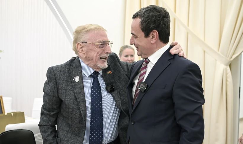 Walker për Kurtin si kryeministër  S ka shumë gjëra me të cilat s jam pajtuar  Kosova po ecën mirë në aspektin demokratike