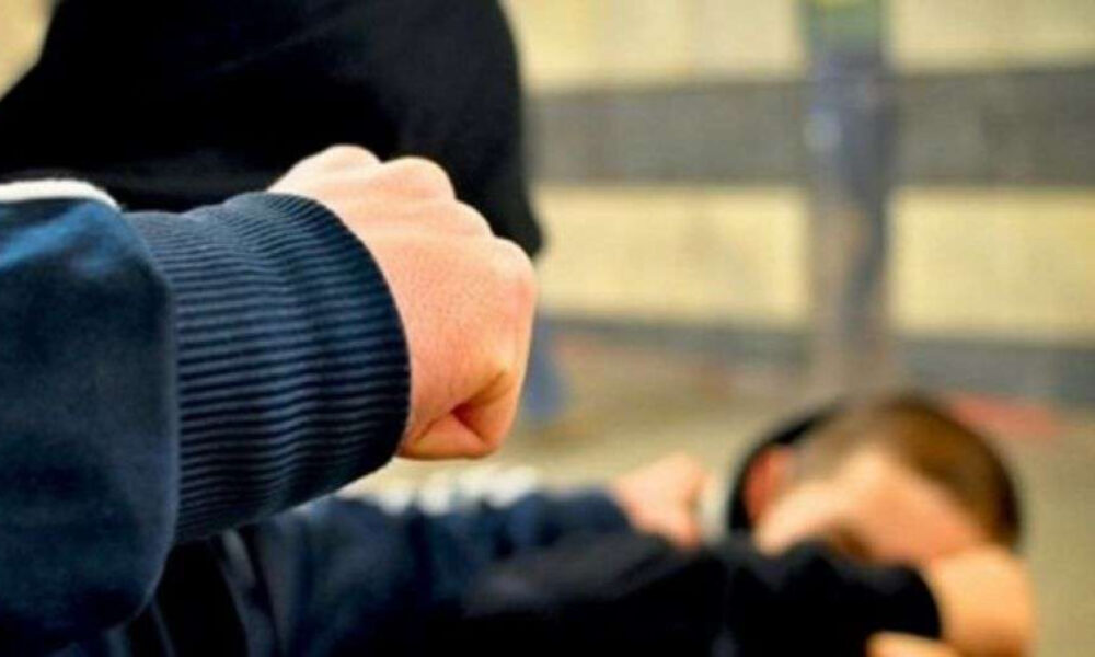 rrahje-brutale-ne-shkup-36-vjecari-sulmohet-nga-disa-persona-goditet-edhe-me-kondak-arme