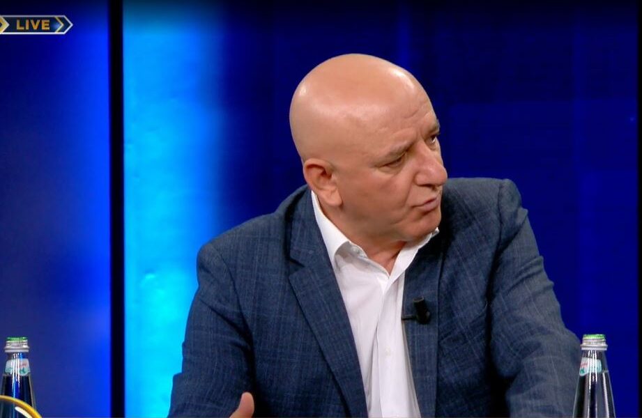 bejko-8-janari-njolle-turpi-per-berishen-e-ka-kthyer-pd-ne-ne-strehe-per-te-mbrojtur-familjen-e-tij