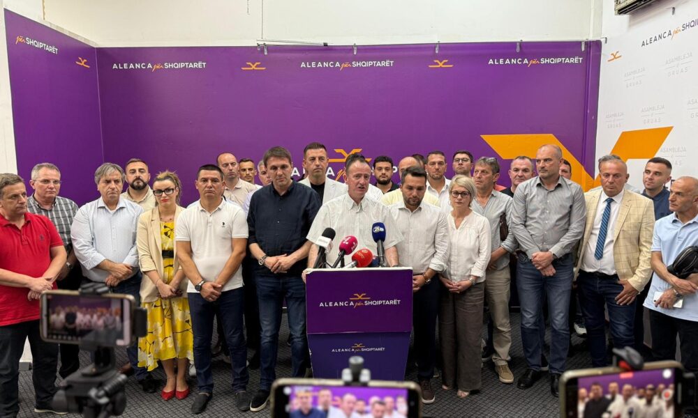 Dorëheqje kolektive e Kryesisë së ASH së  Taravari drejton partinë deri në Kuvend dhe Kongres