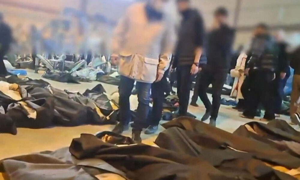 Gjaku deri në gju në Iran  rënia e regjimit  afër apo larg 