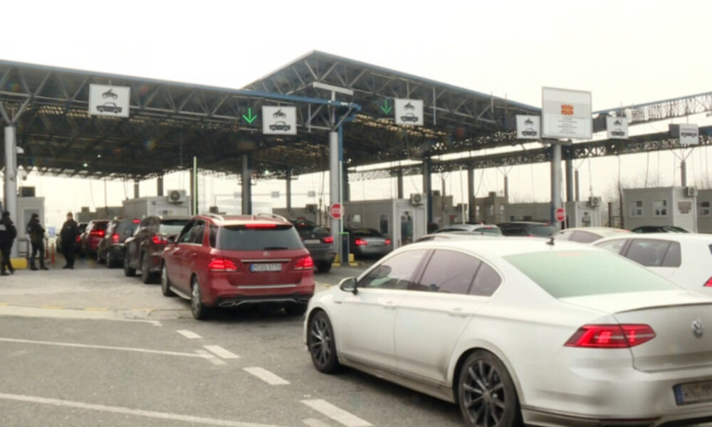 Festat mbaruan  mërgimtarët po kthehen drejt vendeve të tyre