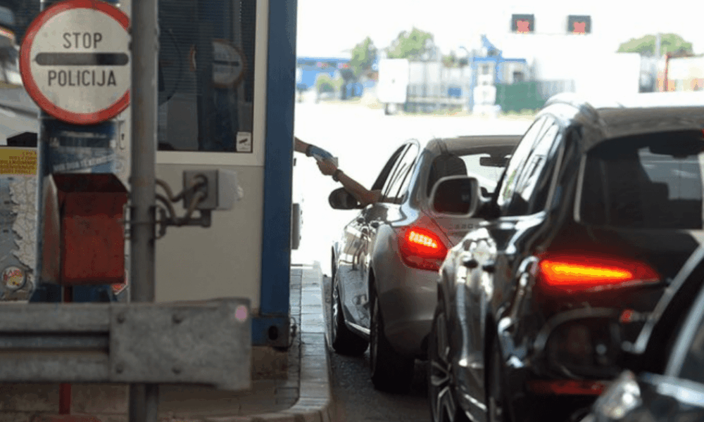 Nuk ka vonesa të gjata për hyrje dhe dalje nga vendi