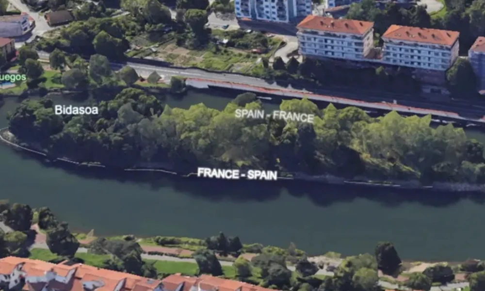 Ishulli i vogël që  ndryshon vend  çdo gjashtë muaj